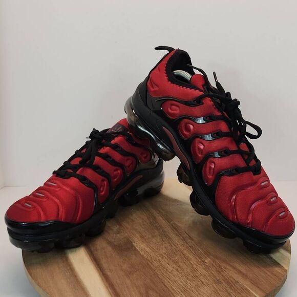 Nike Air Vapormax Plus Men\'s Red & Black Sneaker Size 10 Stunning Sneakers main image 4